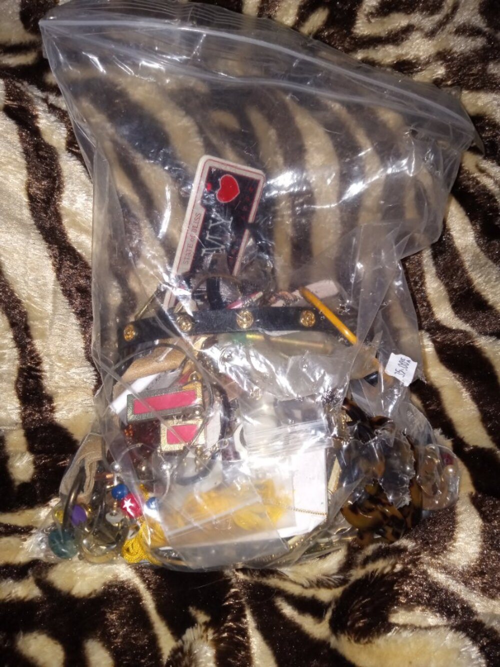 Big lot of vintage jewlery